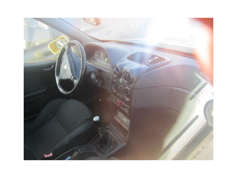 alfa romeo 145 del año 2000