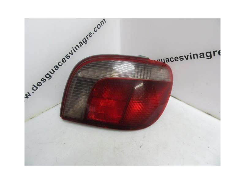 Recambio de piloto trasero derecho para toyota yaris (_p1_) 1.0 (scp10_) referencia OEM IAM 8155052040  