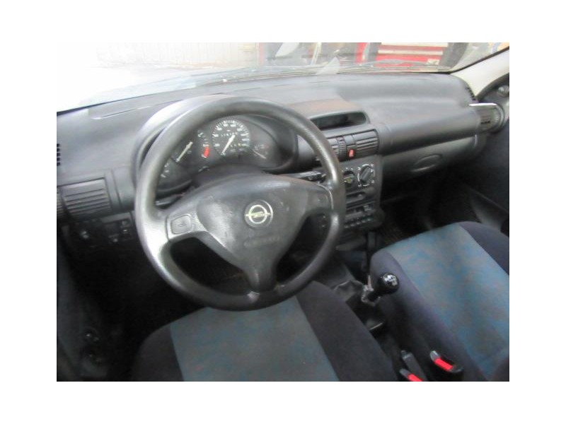 opel corsa del año 1999