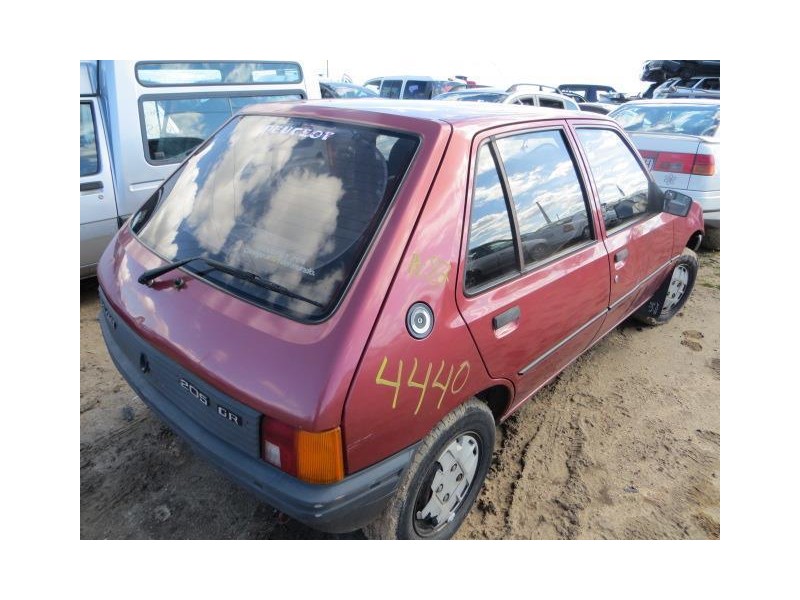 peugeot 205 del año 1987