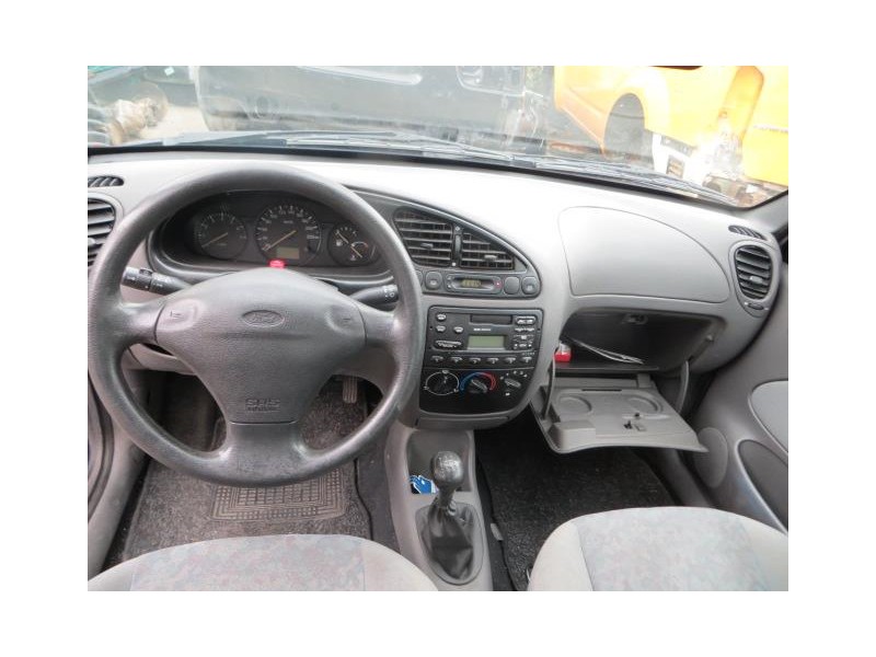 ford fiesta del año 1999