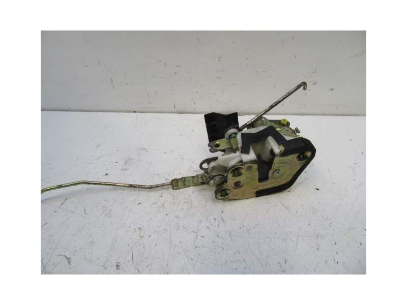 Recambio de cerradura puerta delantera derecha para hyundai coupe i (rd) 2.0 16v referencia OEM IAM 9573027020  
