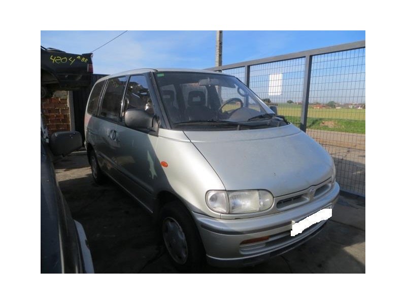 nissan serena del año 1993