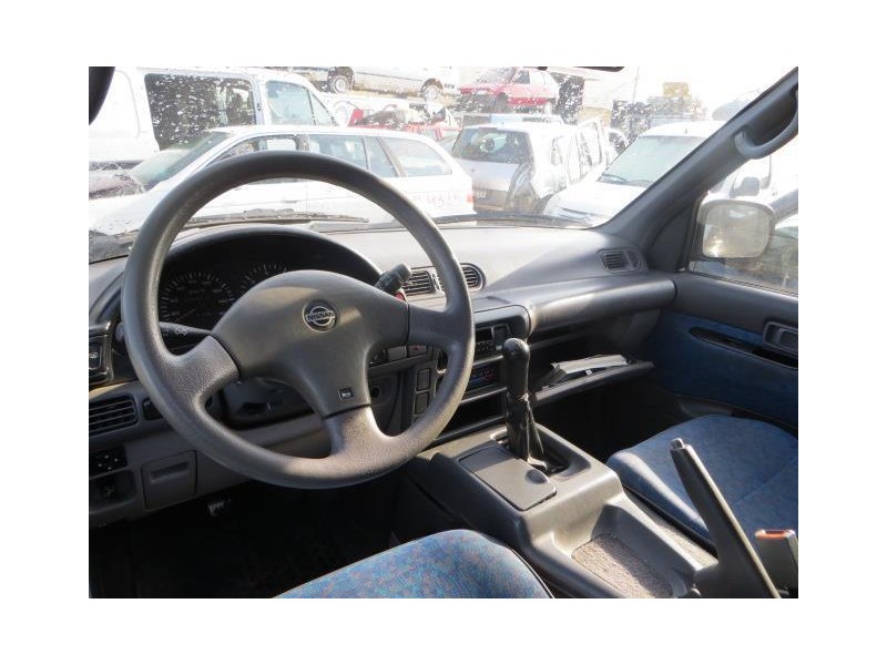 nissan serena del año 1993