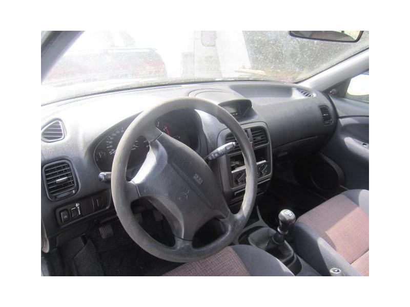 mitsubishi carisma del año 1999