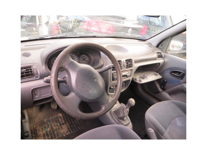 renault clio del año 1999