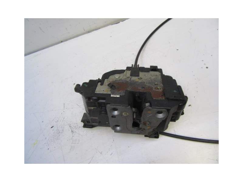 Recambio de cerradura puerta trasera derecha para renault scénic iii (jz0/1_) 1.5 dci referencia OEM IAM 825020033R  