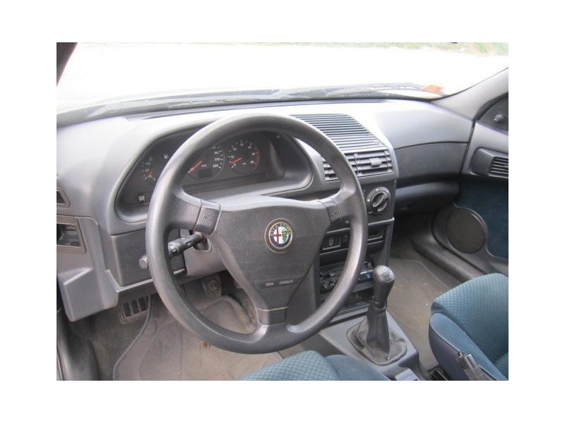 alfa romeo 146 del año 1995