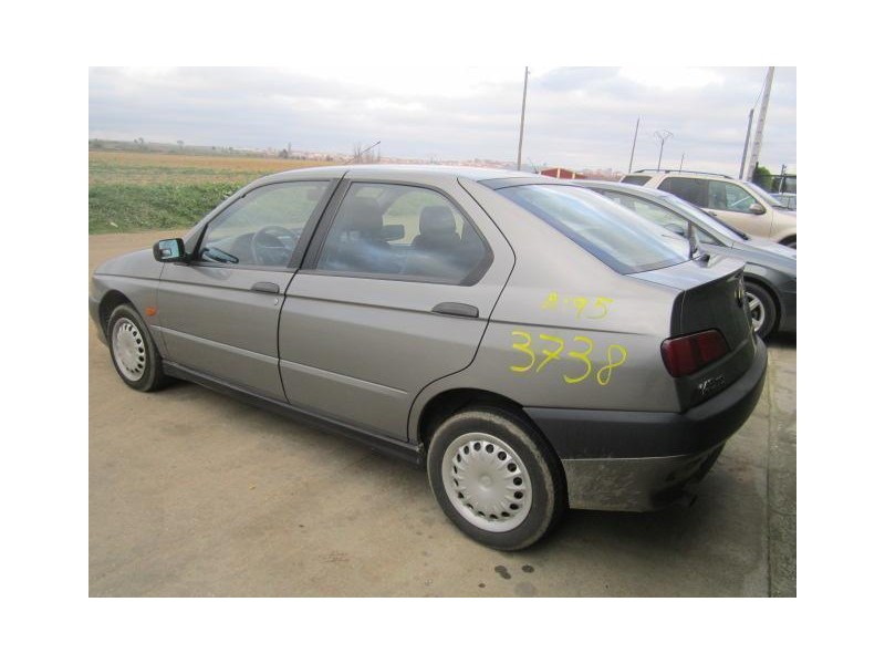 alfa romeo 146 del año 1995