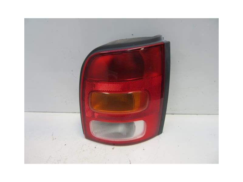 Recambio de piloto trasero derecho para nissan micra ii (k11) 1.0 i 16v referencia OEM IAM 265556F700  