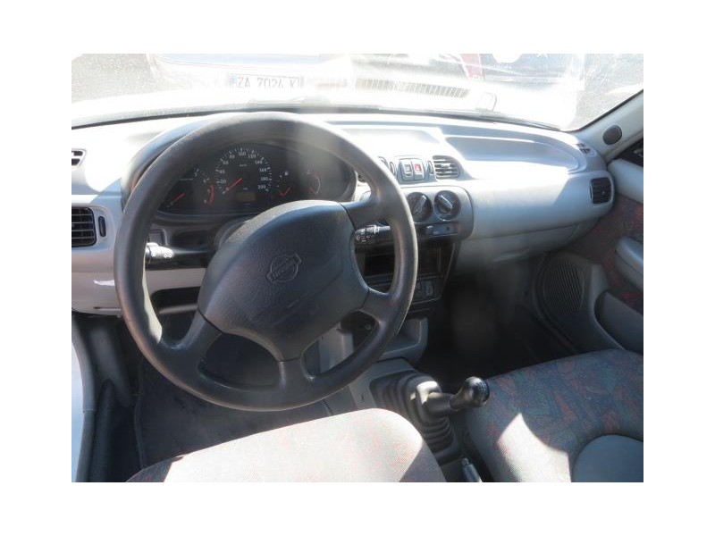nissan micra del año 1999