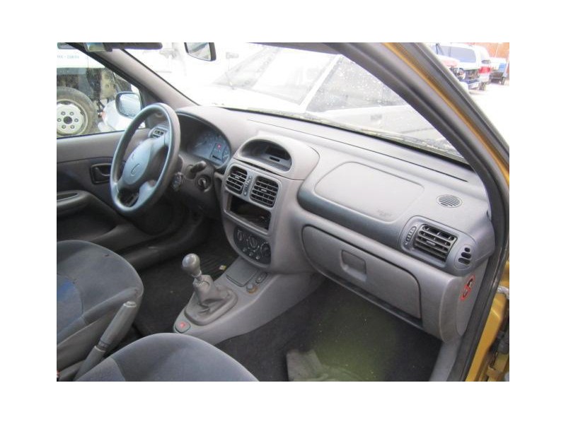 renault clio del año 1999