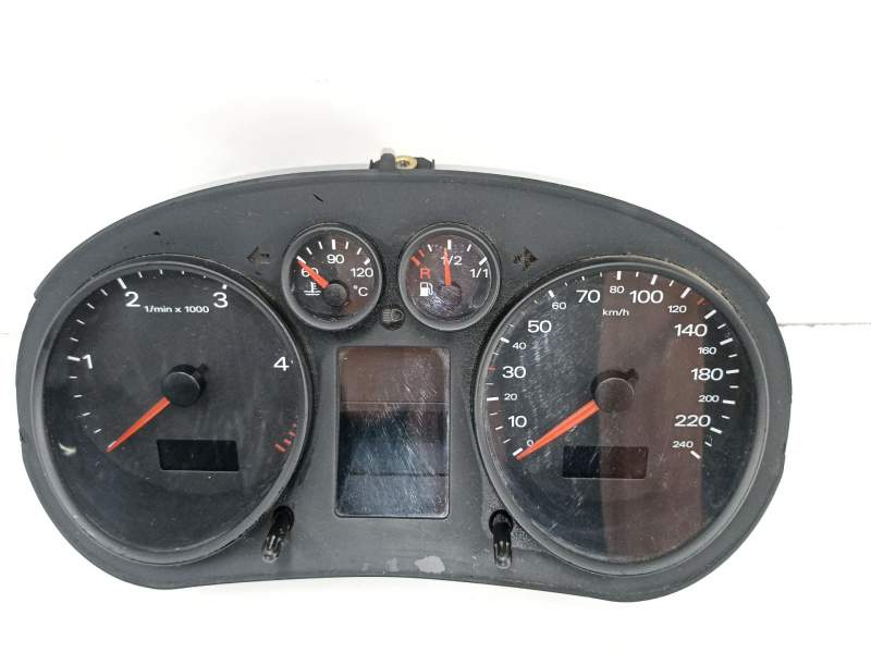 Recambio de cuadro instrumentos para audi a2 (8z) 1.4 referencia OEM IAM 8Z0920900 110080020 