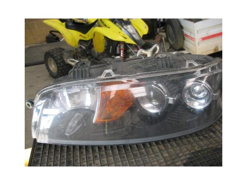 Recambio de faro izquierdo para fiat punto a referencia OEM IAM 46818652  