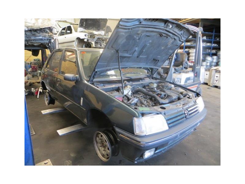 peugeot 205 del año 1994