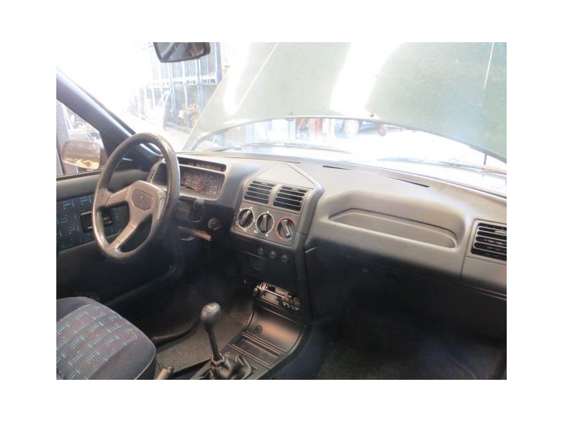 peugeot 205 del año 1994