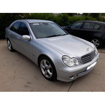 MERCEDES-BENZ C220