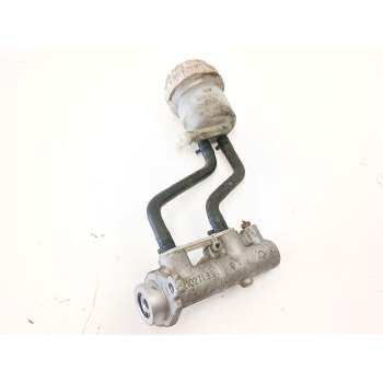 BOMBA DE FRENO MR407299 