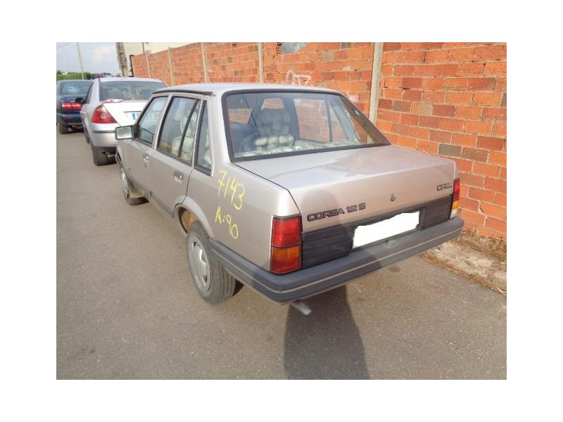 opel corsa del año 1990