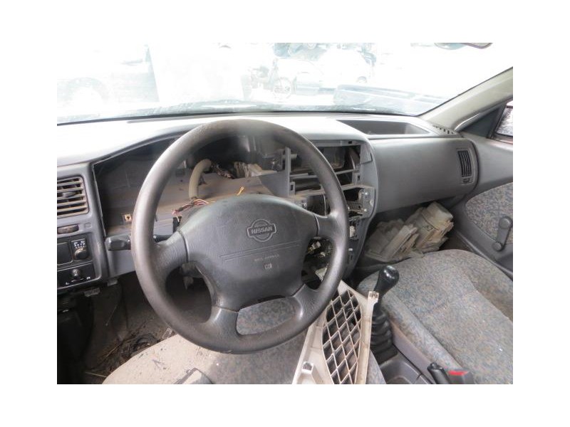 nissan almera del año 1999