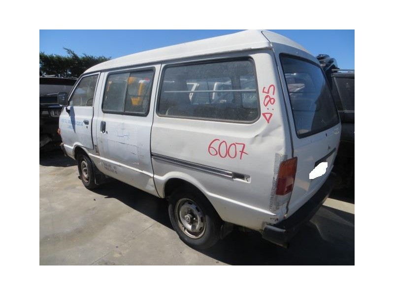 nissan vanette del año 1985