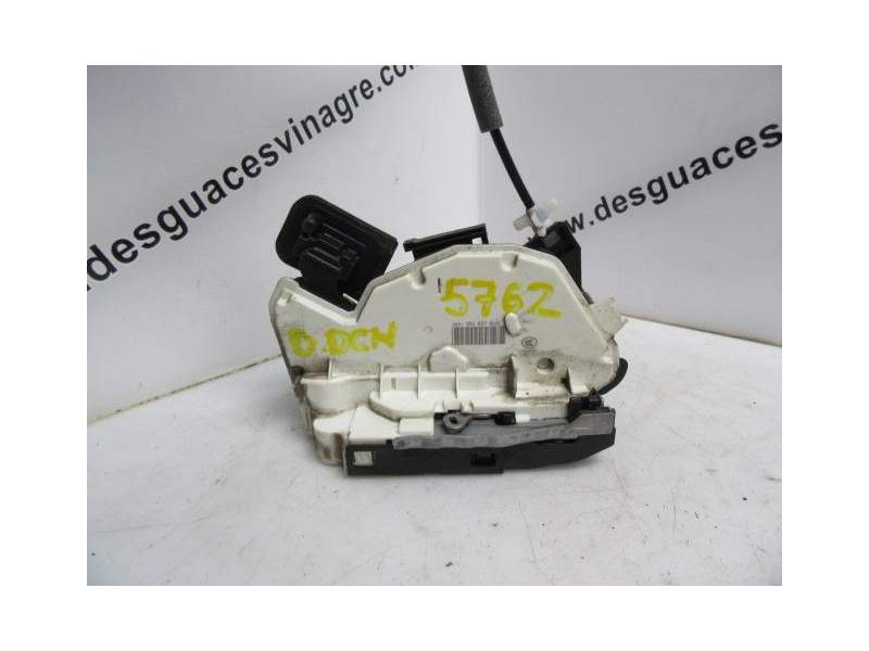 Recambio de cerradura puerta delantera derecha para volkswagen golf 1.6 td referencia OEM IAM 5K1837016E  