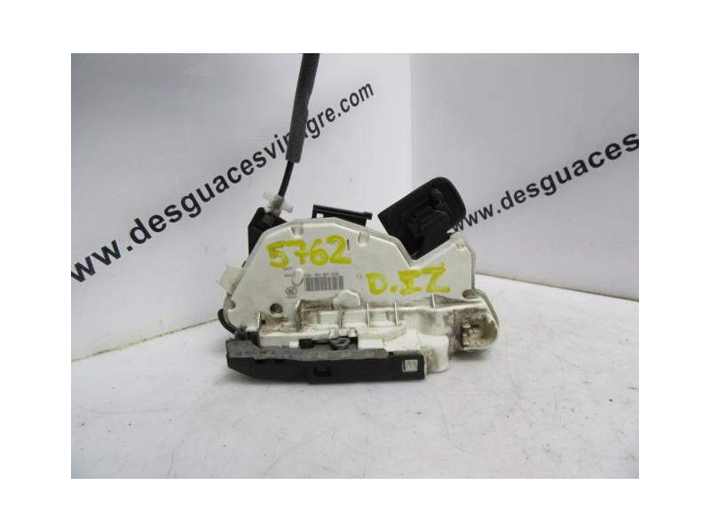 Recambio de cerradura puerta delantera izquierda para volkswagen golf 1.6 td referencia OEM IAM 5K1837015E  