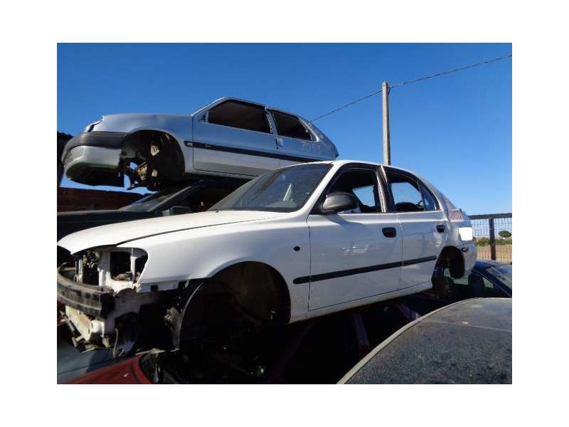 HYUNDAI ACCENT II SEDÁN (LC)