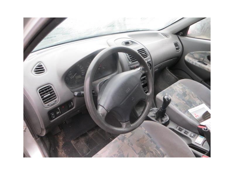 mitsubishi carisma 1.8 g (133,24cv del año 1999