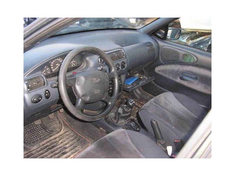 ford escort del año 1999