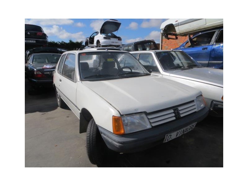 peugeot 205 del año 1988