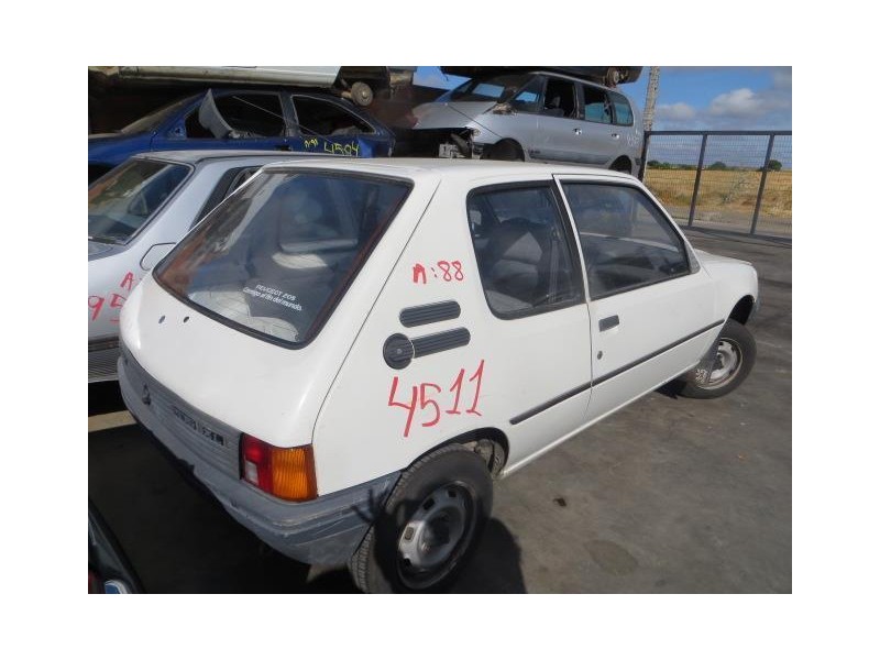 peugeot 205 del año 1988