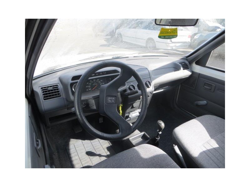 peugeot 205 del año 1988