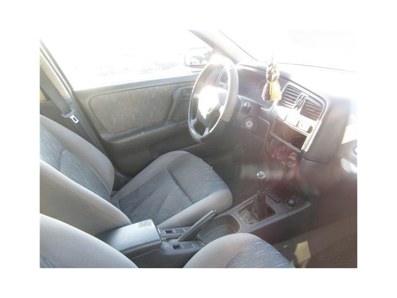 nissan primera del año 1999