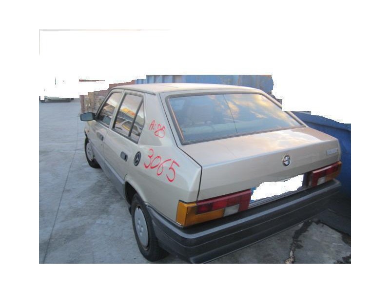 alfa romeo 33 del año 1985