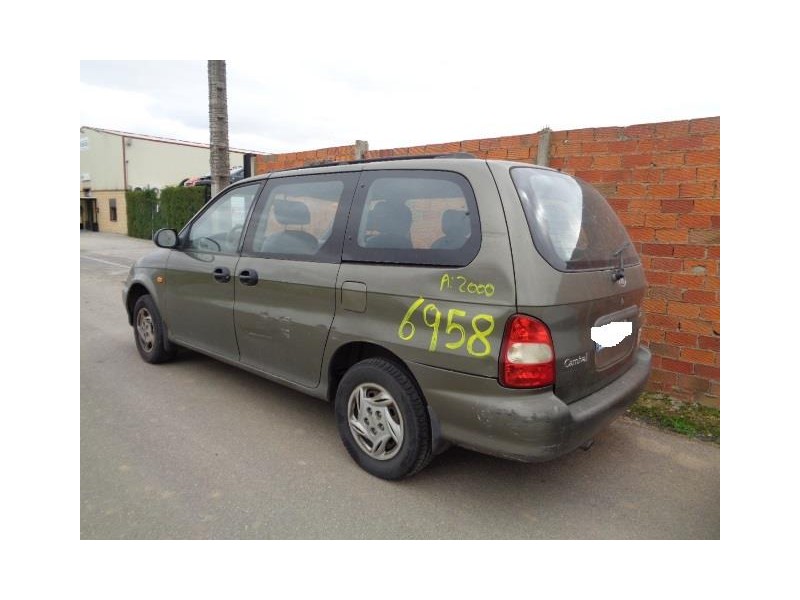 kia carnival del año 2000