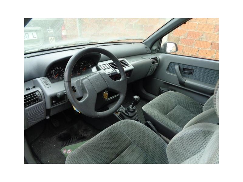 renault clio del año 1992