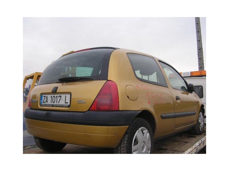 renault clio del año 2000