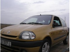 renault clio del año 2000 2