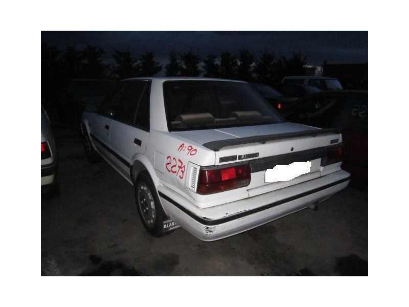 nissan bluebird del año 1990