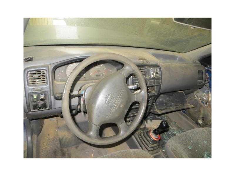 nissan almera del año 1998