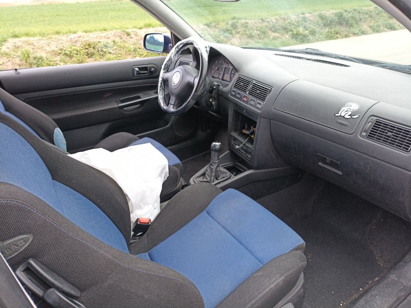 volkswagen golf del año 2003