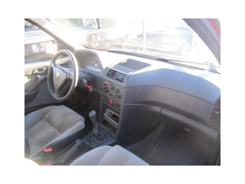 alfa romeo 146 del año 1996