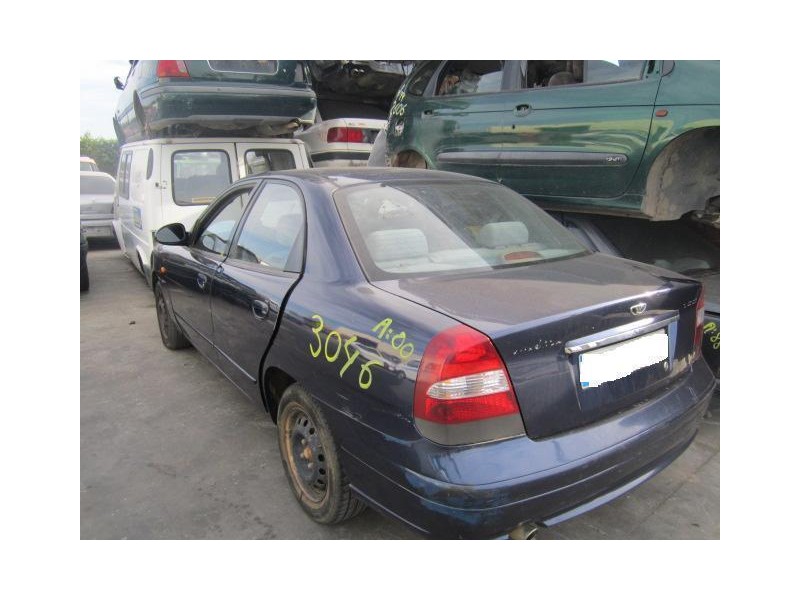 daewoo nubira del año 2000