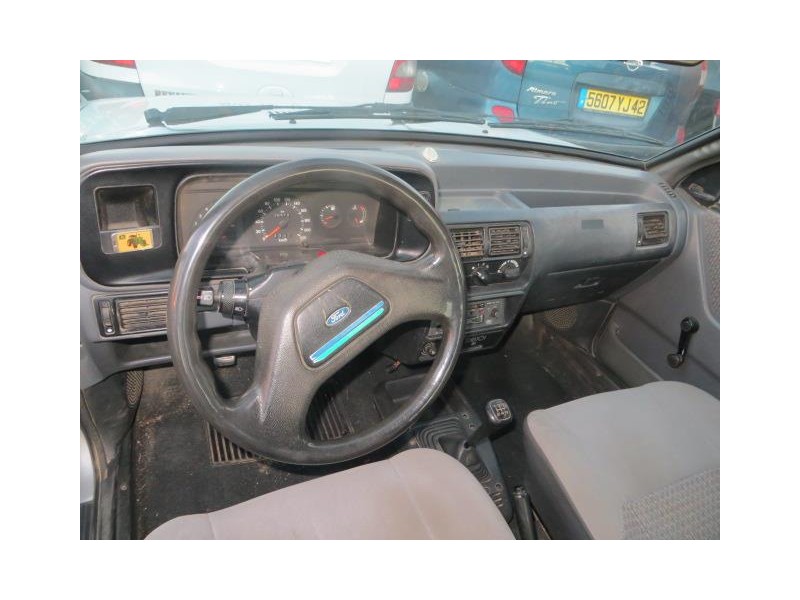 ford escort del año 1990