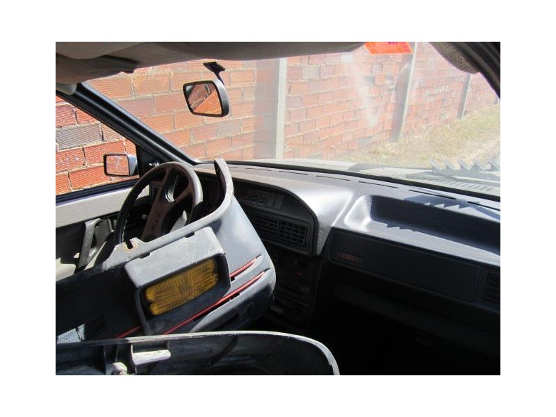 seat ibiza del año 1990