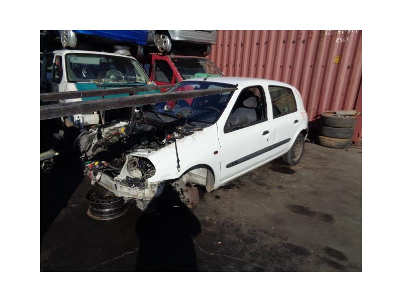 renault clio del año 2000