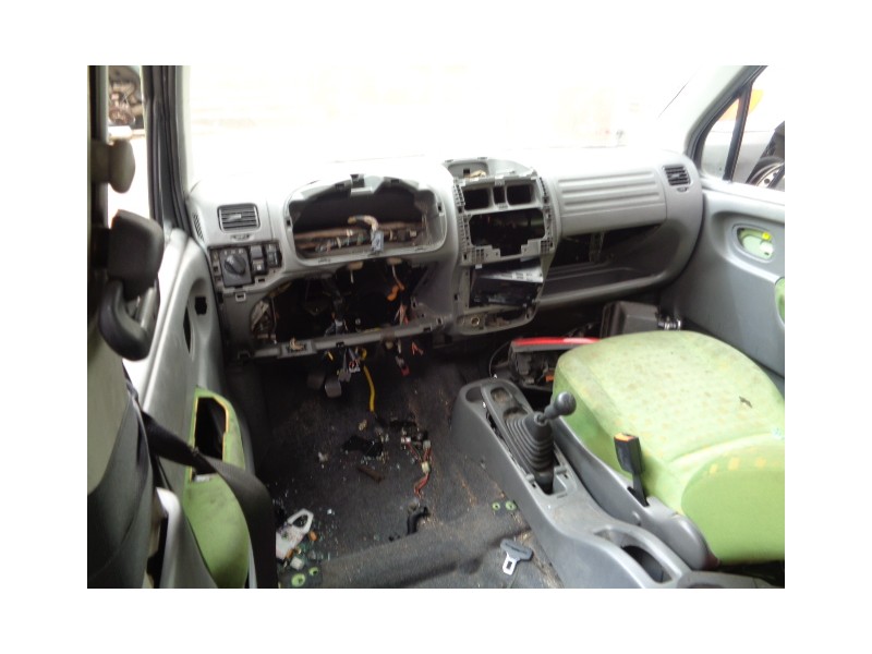 opel agila del año 2000