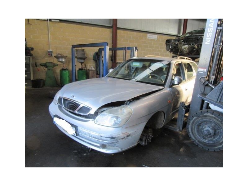 daewoo nubira del año 2000