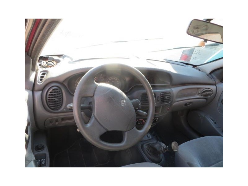 renault megane del año 2000